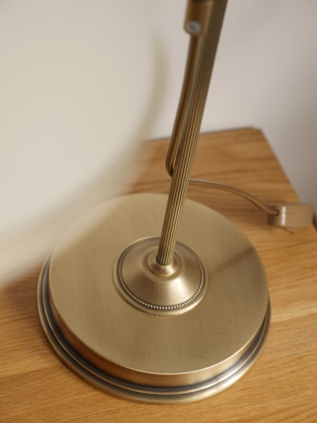 Lampa stołowa z abażurem L-B1W